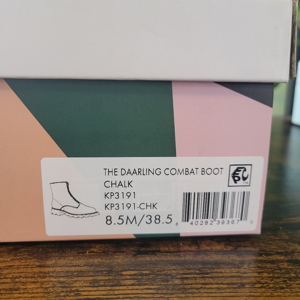 Katy Perry The Daarling Combat Boots Chalk Zip Up Ankle Womens 8.5 Nib Chic — image 7 of 8